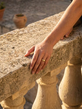 Load image into Gallery viewer, Rounded wedding band
