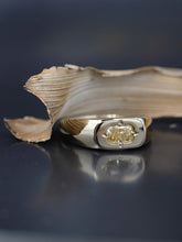 Load image into Gallery viewer, Radiant cut diamond signet