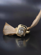 Load image into Gallery viewer, Diamond tier ring