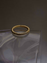 Load image into Gallery viewer, Slinky Ring