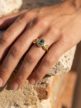 Load image into Gallery viewer, Stepping stones ring
