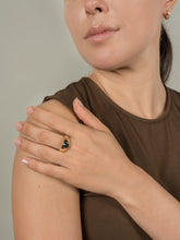 Load image into Gallery viewer, Sapphire tapa ring
