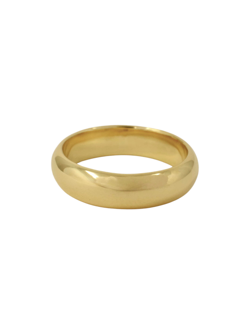 A rounded wedding band in 18ct yellow gold with a polished finish.