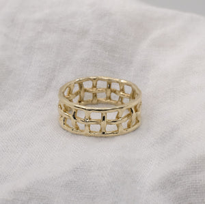 Mesh band